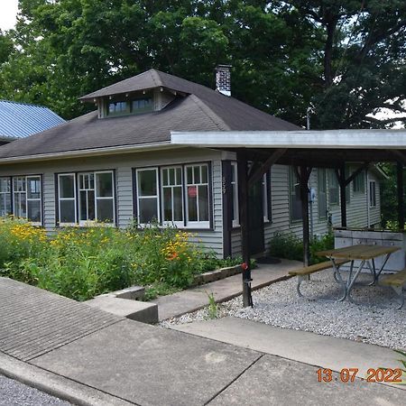 Bungalow In Bloom French Lick Esterno foto